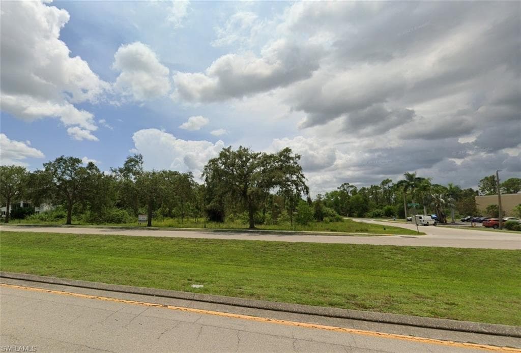 Del Prado Blvd N & De Navarra Pkwy-2