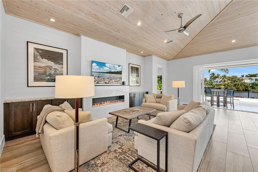 1050 11th ST N, NAPLES FL 34102-5