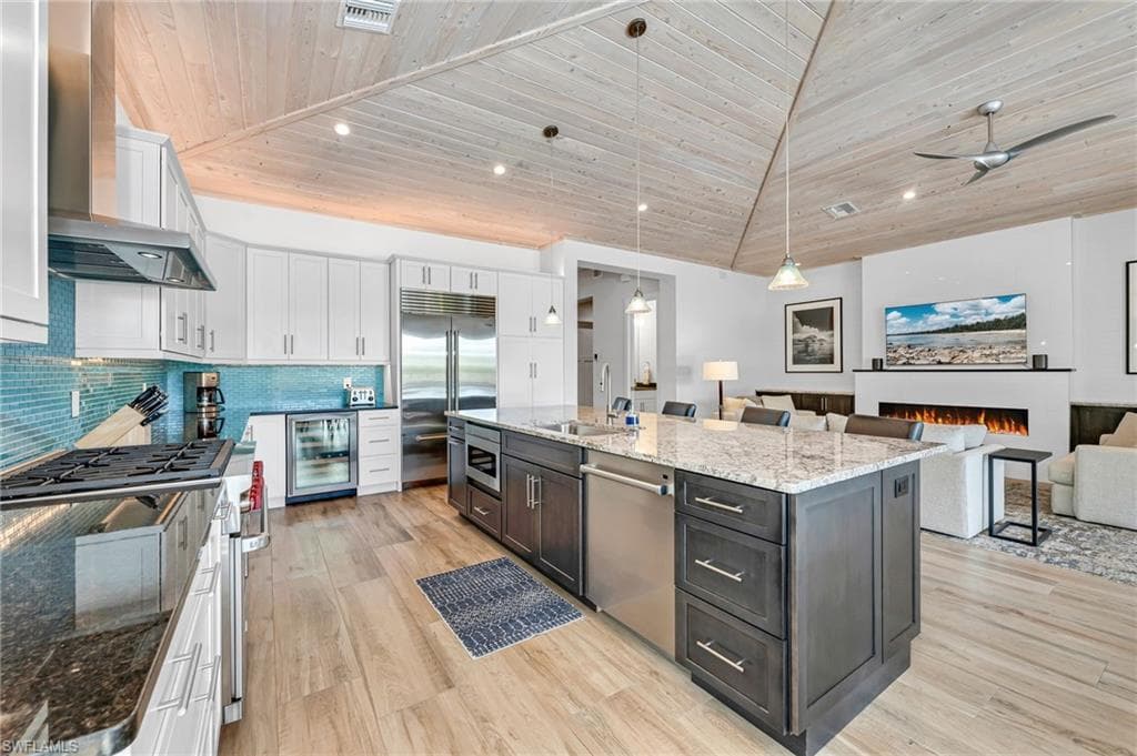 1050 11th ST N, NAPLES FL 34102-6