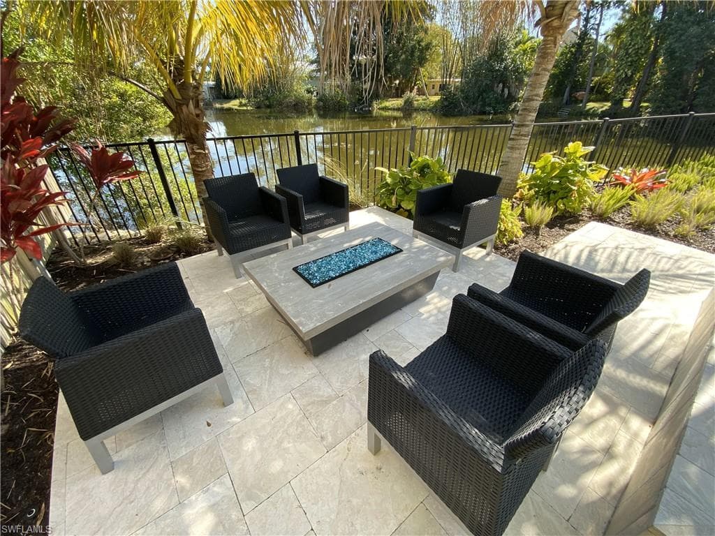 1050 11th ST N, NAPLES FL 34102-19