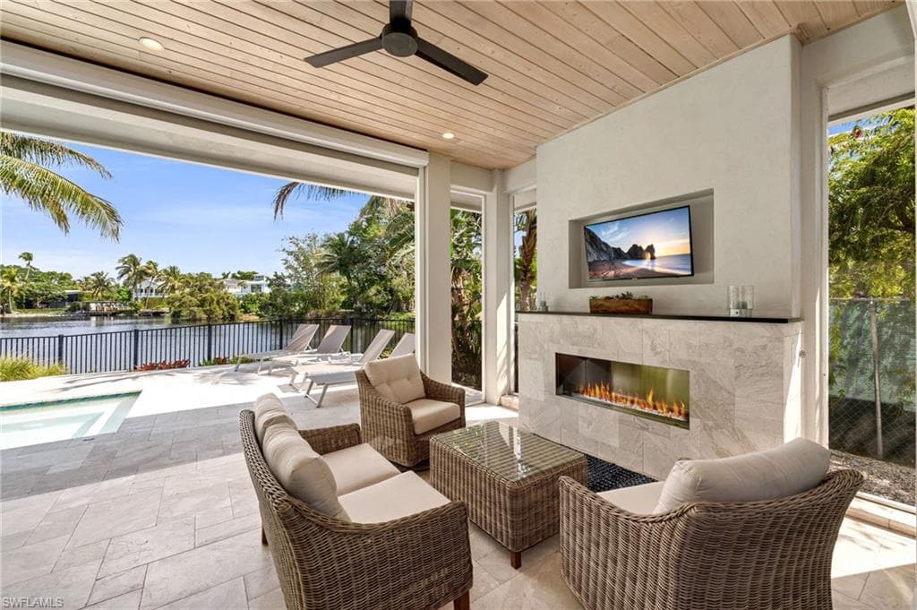 1050 11th ST N, NAPLES FL 34102-9