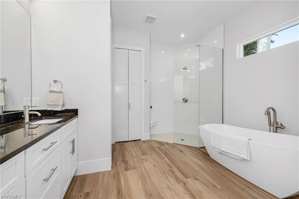 1050 11th ST N, NAPLES FL 34102-13