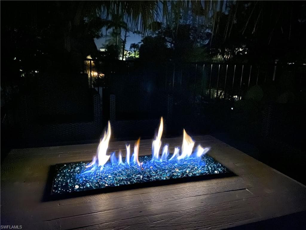 1050 11th ST N, NAPLES FL 34102-20