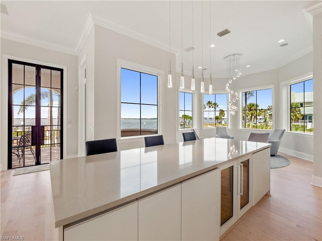 6005 W Riverside DR, FORT MYERS FL 33919-12