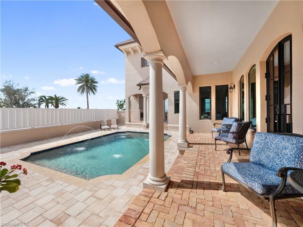 6005 W Riverside DR, FORT MYERS FL 33919-19