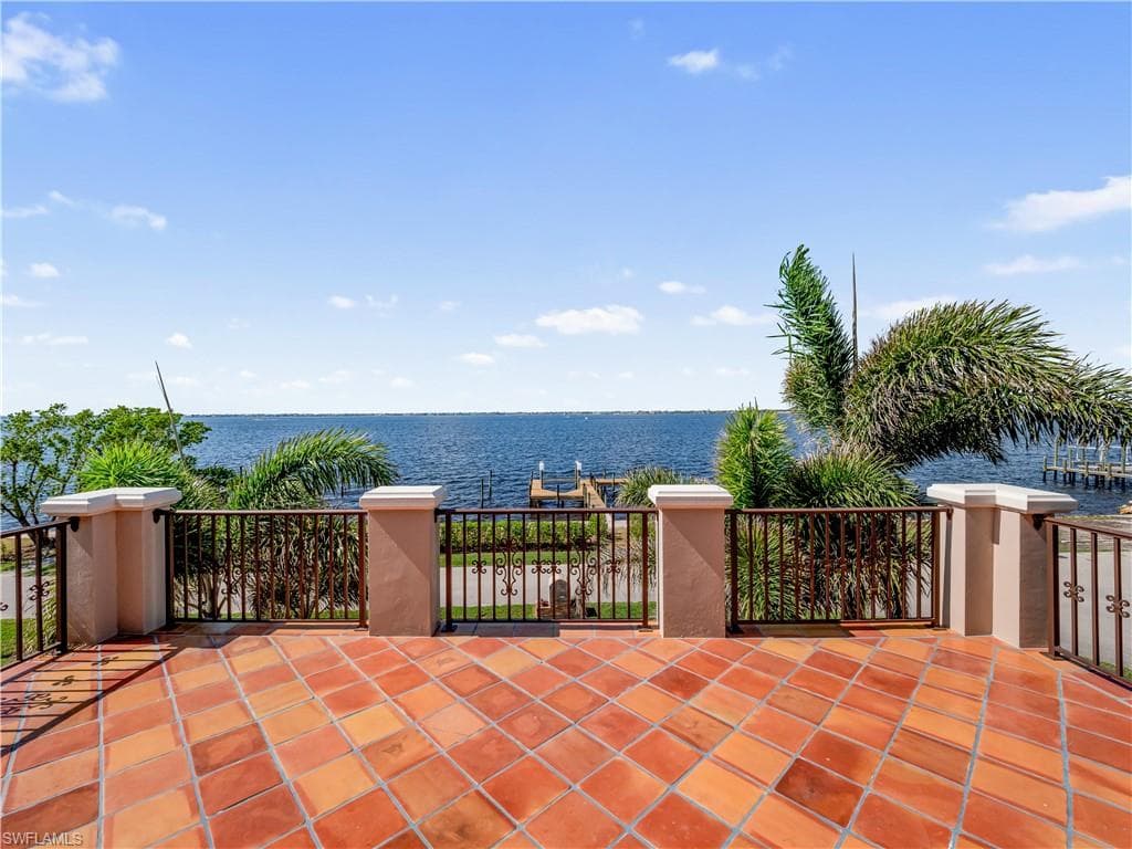 6005 W Riverside DR, FORT MYERS FL 33919-36