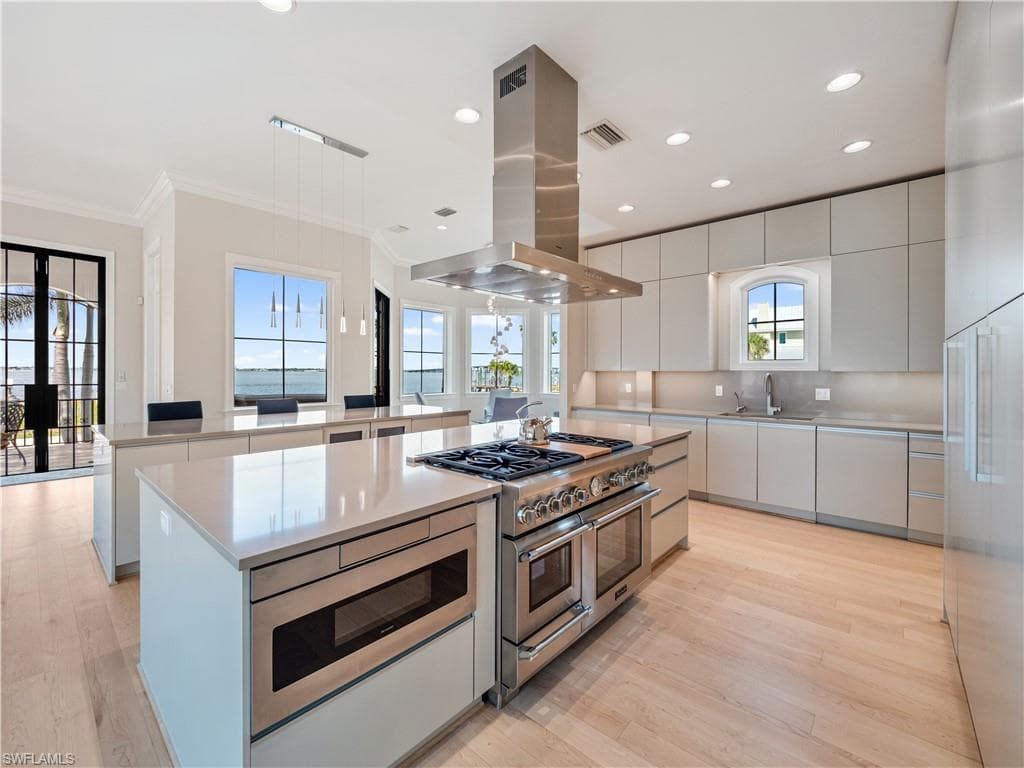 6005 W Riverside DR, FORT MYERS FL 33919-10