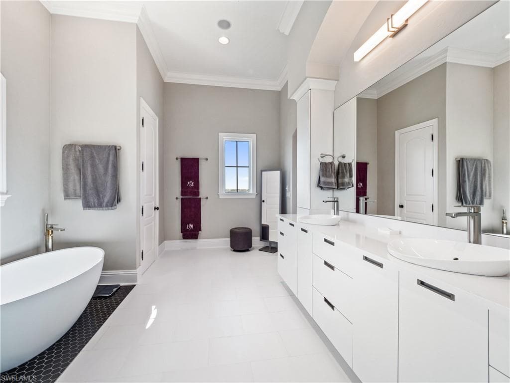 6005 W Riverside DR, FORT MYERS FL 33919-39