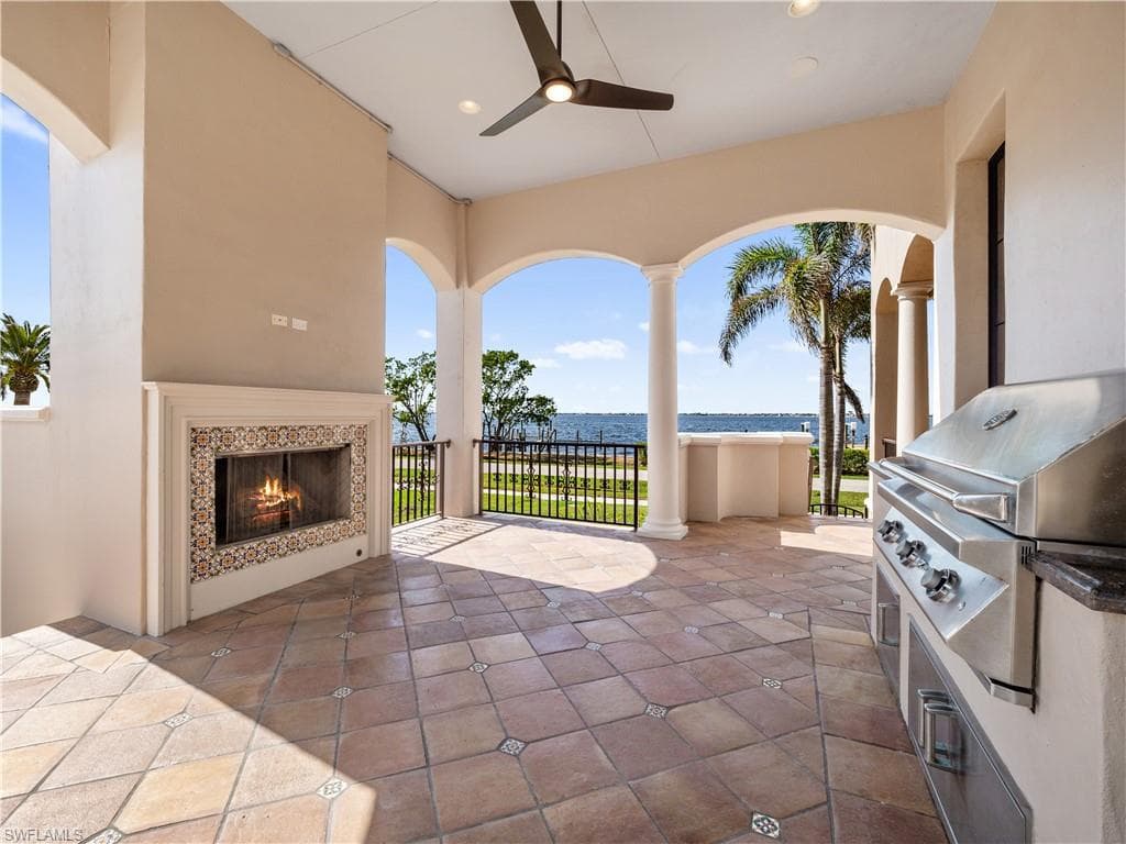 6005 W Riverside DR, FORT MYERS FL 33919-24