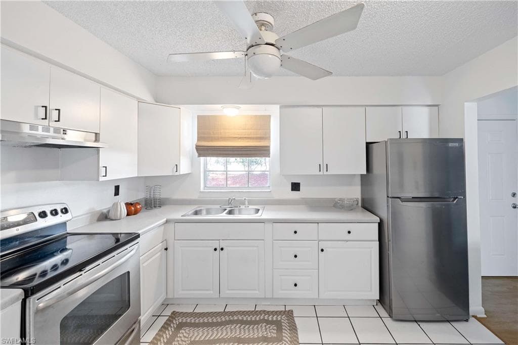 3325 Airport RD N # F3, NAPLES FL 34105-1