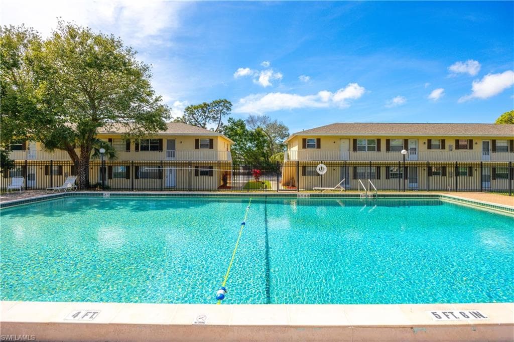 3325 Airport RD N # F3, NAPLES FL 34105-15