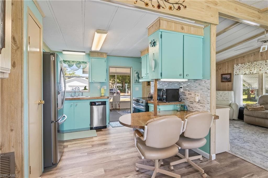 7713 Ebson DR, NORTH FORT MYERS FL 33917-9