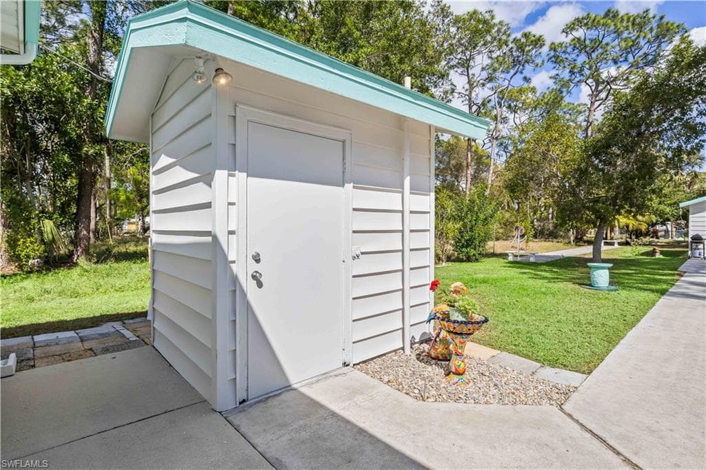 7713 Ebson DR, NORTH FORT MYERS FL 33917-20