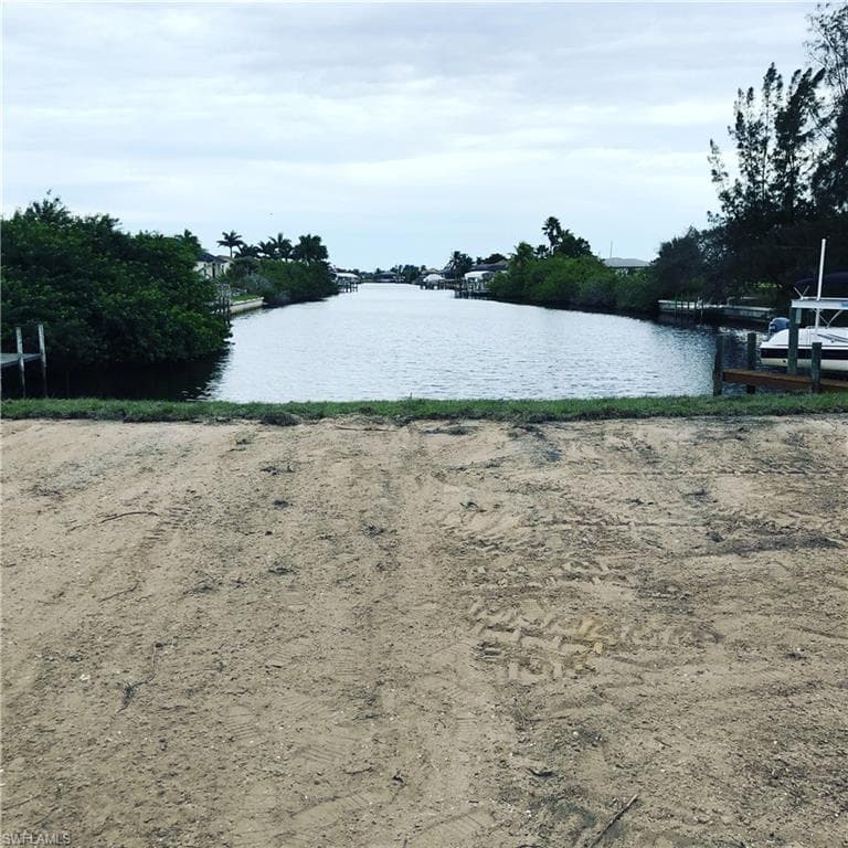 3604 Yucatan PKWY, CAPE CORAL FL 33993-1