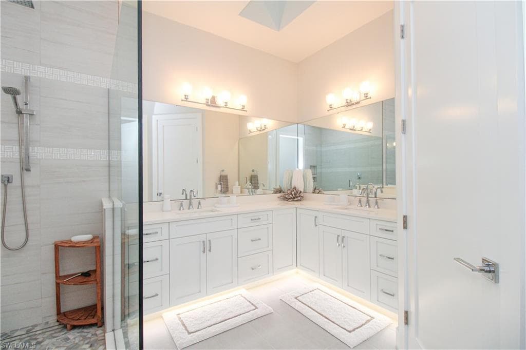 453 8th AVE S # 106, NAPLES FL 34102-35