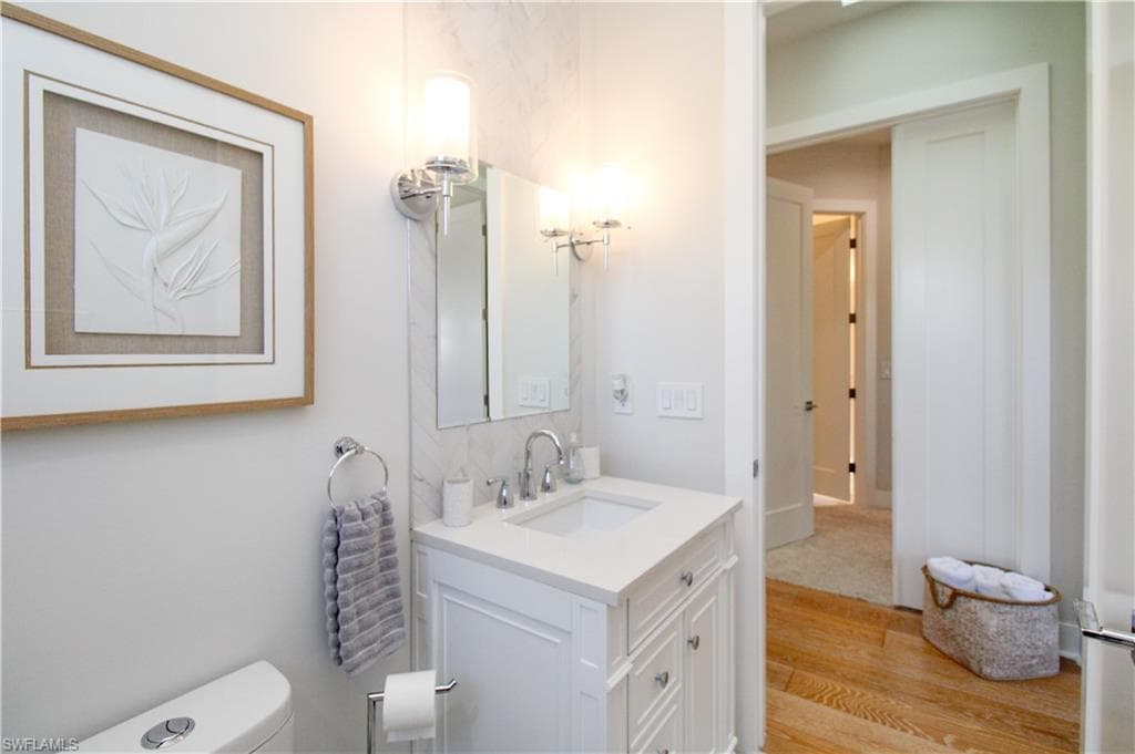 453 8th AVE S # 106, NAPLES FL 34102-32