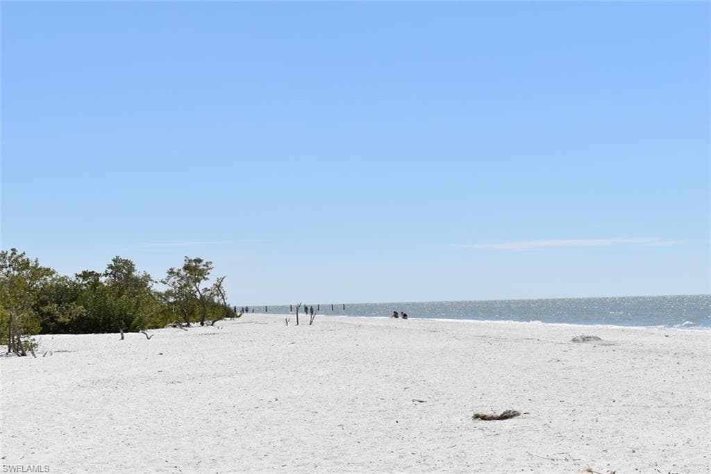 120 Egret ST, FORT MYERS BEACH FL 33931-5