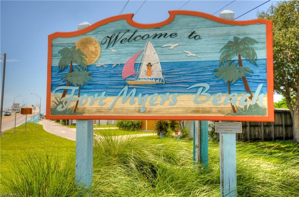 120 Egret ST, FORT MYERS BEACH FL 33931-6