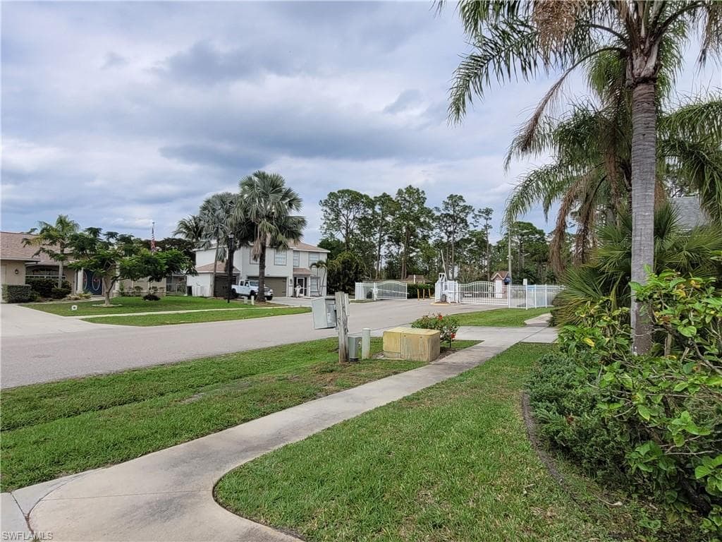 4409 Varsity Lakes DR, LEHIGH ACRES FL 33971-6