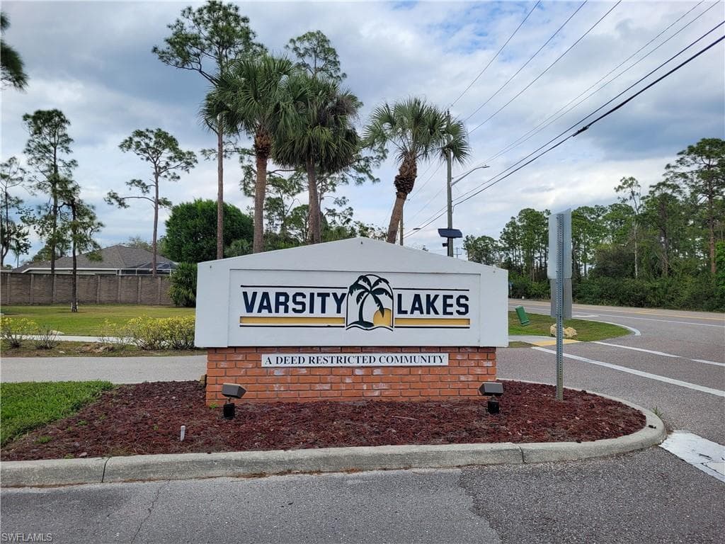 4409 Varsity Lakes DR, LEHIGH ACRES FL 33971-2