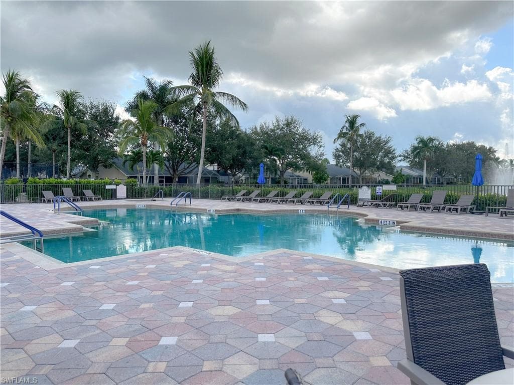 8220 Ibis Cove CIR # B216, NAPLES FL 34119-22