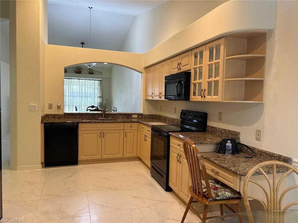 8220 Ibis Cove CIR # B216, NAPLES FL 34119-5