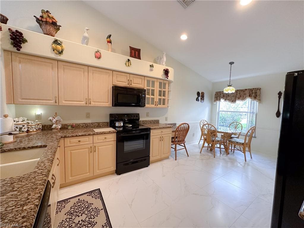 8220 Ibis Cove CIR # B216, NAPLES FL 34119-6