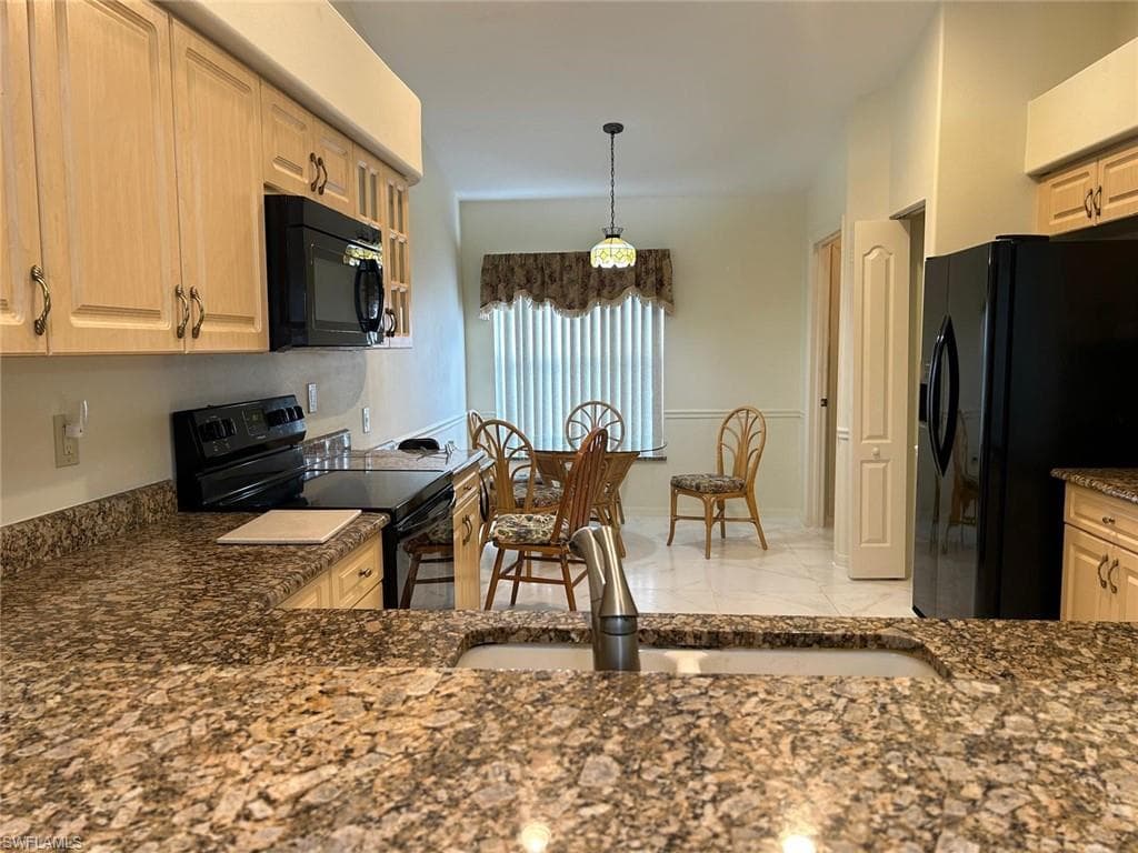 8220 Ibis Cove CIR # B216, NAPLES FL 34119-4