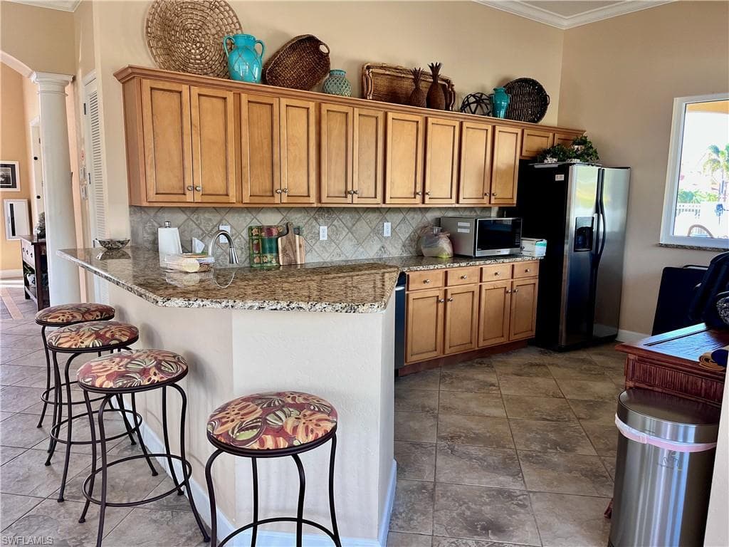 174 Shadroe Cove CIR # 1001, CAPE CORAL FL 33991-25