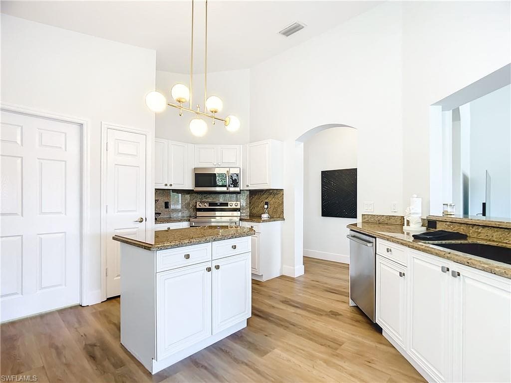 3077 Windsong CT # 704, NAPLES FL 34109-11