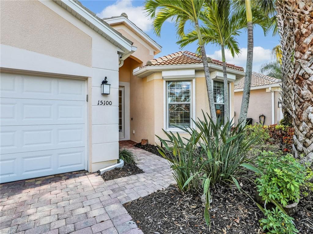 15100 Danios DR, BONITA SPRINGS FL 34135-4