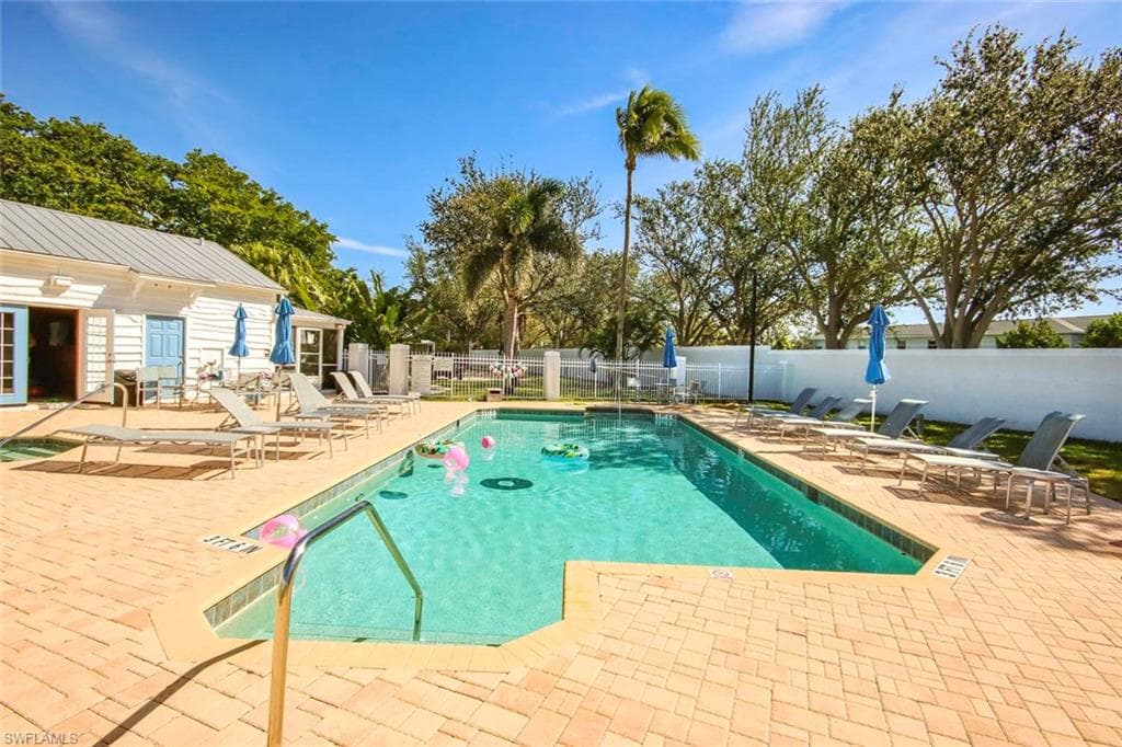 16090 Bentwood Palms DR, FORT MYERS FL 33908-35