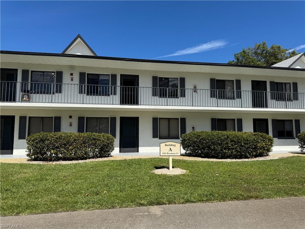 1101 Rosemary CT # 204, NAPLES FL 34103-4