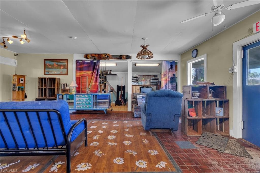 238 Mamie ST, CHOKOLOSKEE FL 34138-22