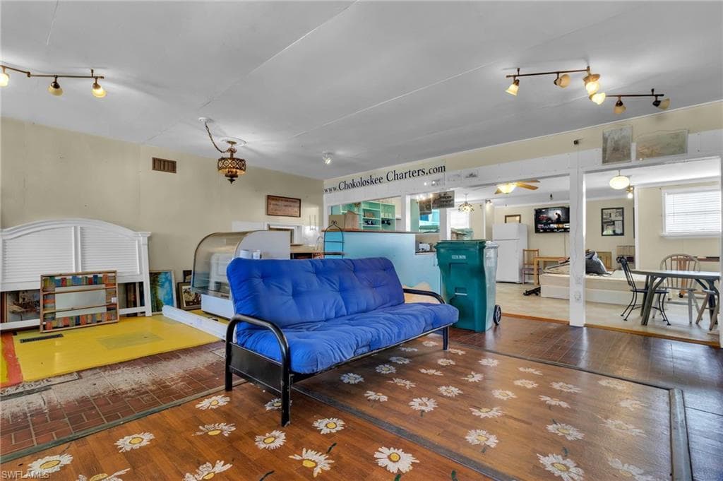 238 Mamie ST, CHOKOLOSKEE FL 34138-5