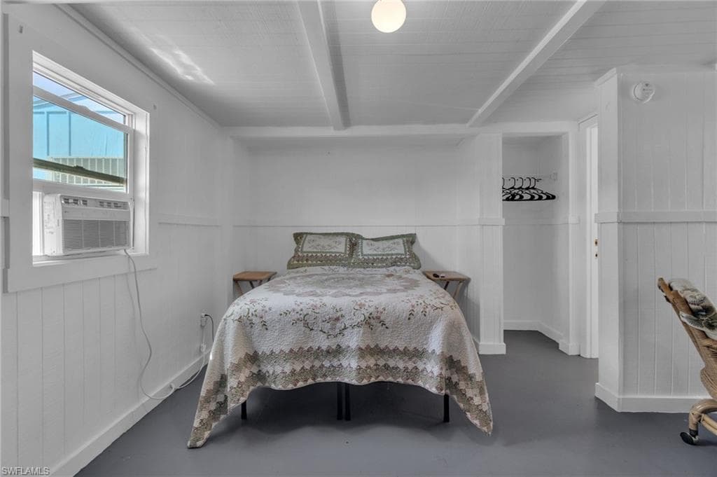 238 Mamie ST, CHOKOLOSKEE FL 34138-25