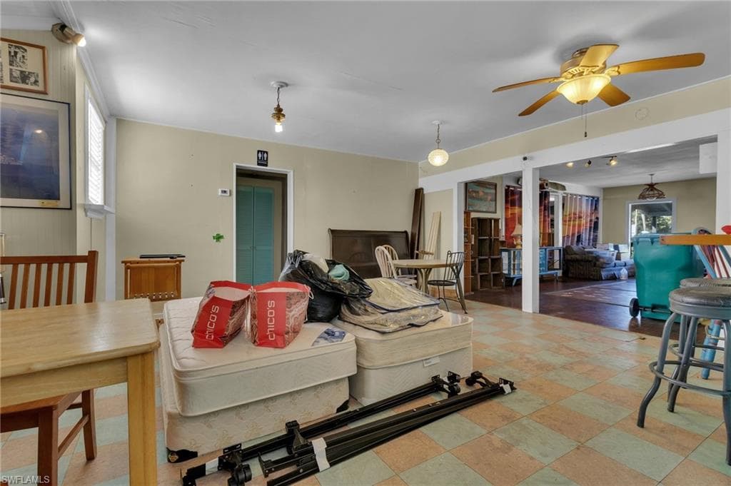 238 Mamie ST, CHOKOLOSKEE FL 34138-10