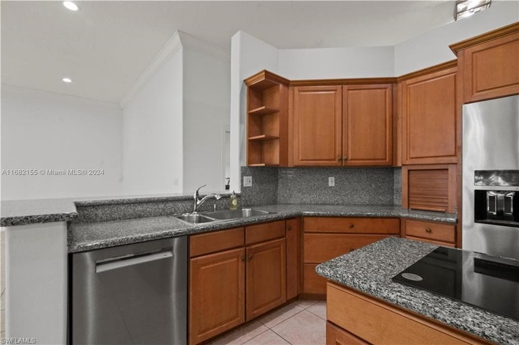 9663 SW 122 ST, MIAMI FL 33176-22