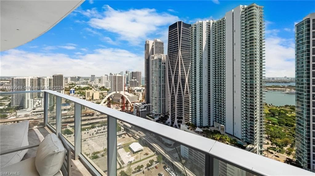 851 1 AVE E # 3303, MIAMI FL 33132-41