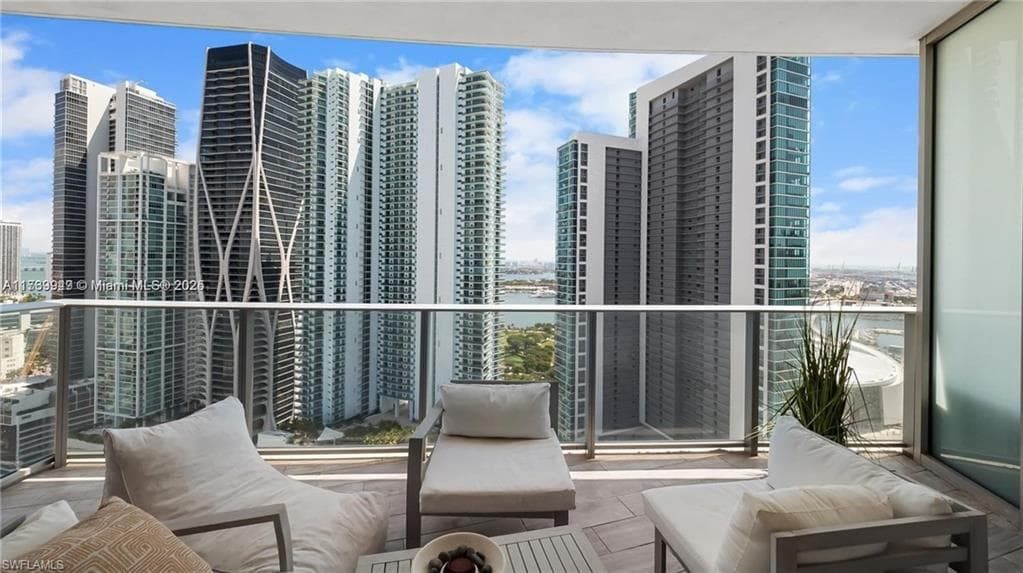 851 1 AVE E # 3303, MIAMI FL 33132-44