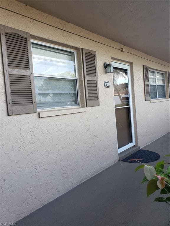 5435 Rattlesnake Hammock RD # 102, NAPLES FL 34113-28