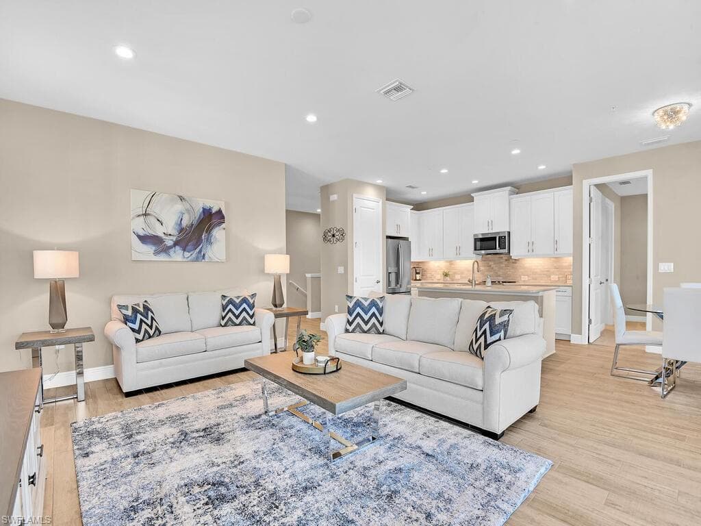 2561 Seychelles DR # 308, NAPLES FL 34112-5