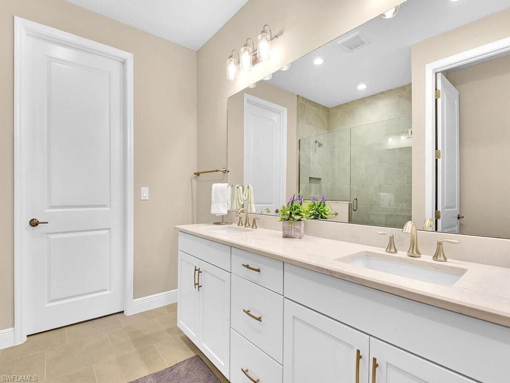 2561 Seychelles DR # 308, NAPLES FL 34112-10