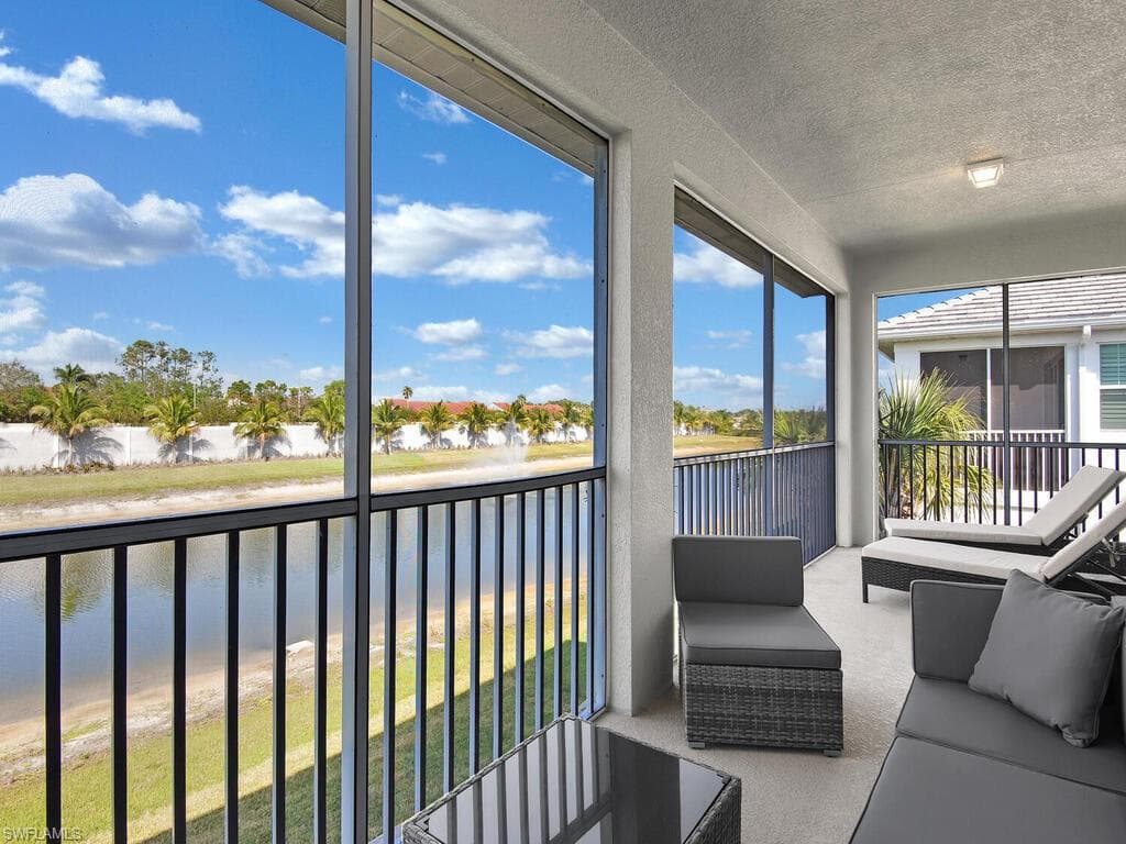 2561 Seychelles DR # 308, NAPLES FL 34112-20