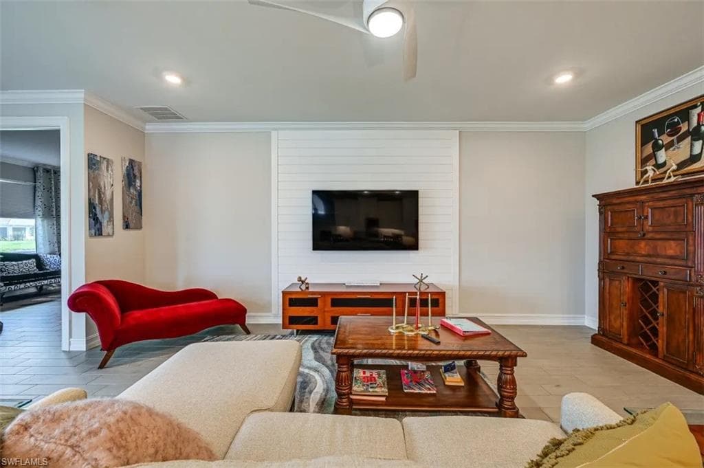 415 Polihale WAY, NAPLES FL 34114-5