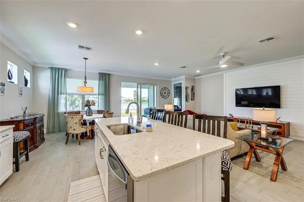 415 Polihale WAY, NAPLES FL 34114-6