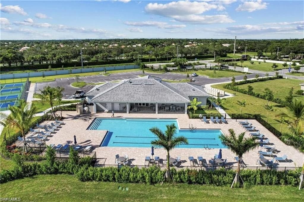 415 Polihale WAY, NAPLES FL 34114-30