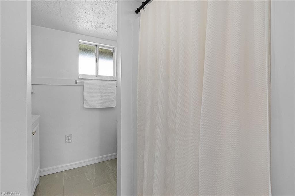 7431 Barrancas AVE-22