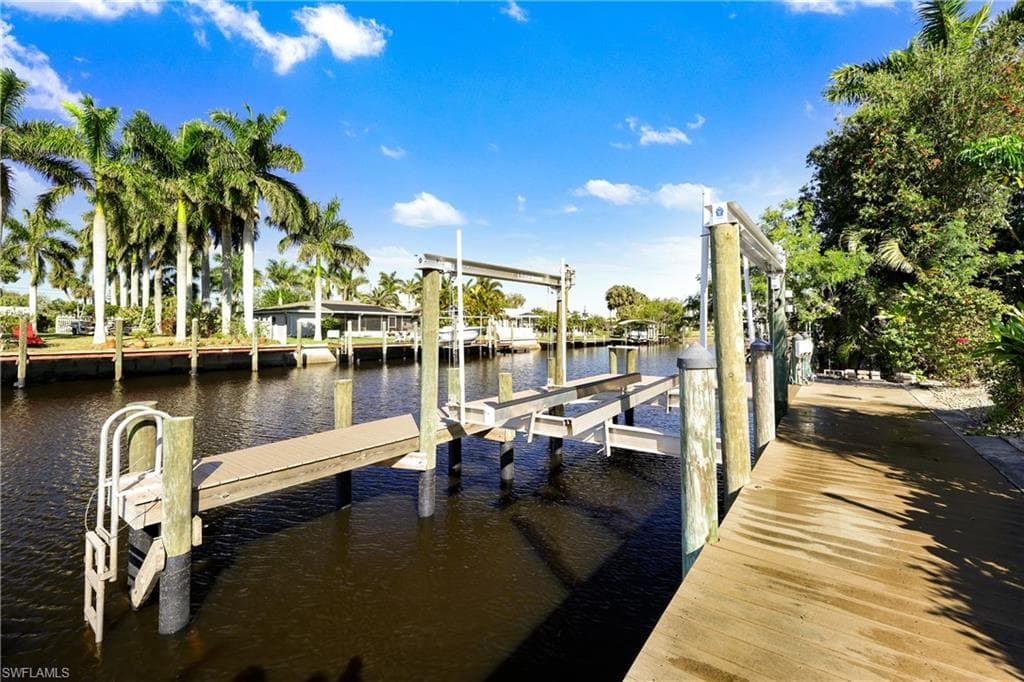 2205 Channel WAY, NORTH FORT MYERS FL 33917-6