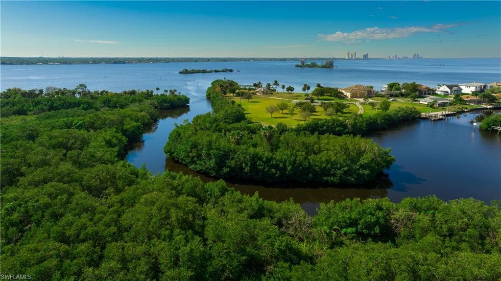 2205 Channel WAY, NORTH FORT MYERS FL 33917-35